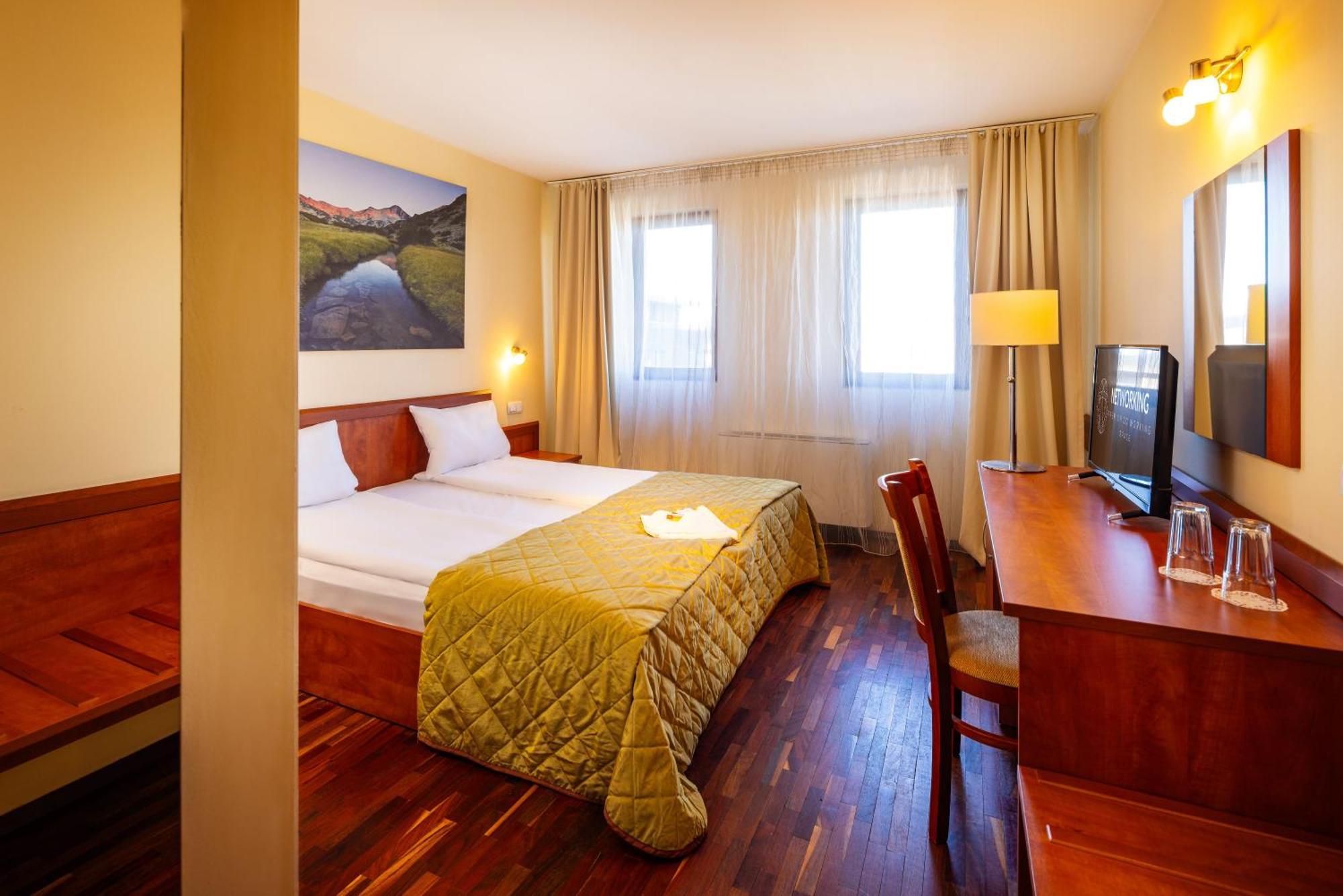 Coliving Bansko, The Social Hotel By Networking Premium Exterior photo